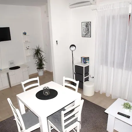 Anuska Lägenhet Makarska